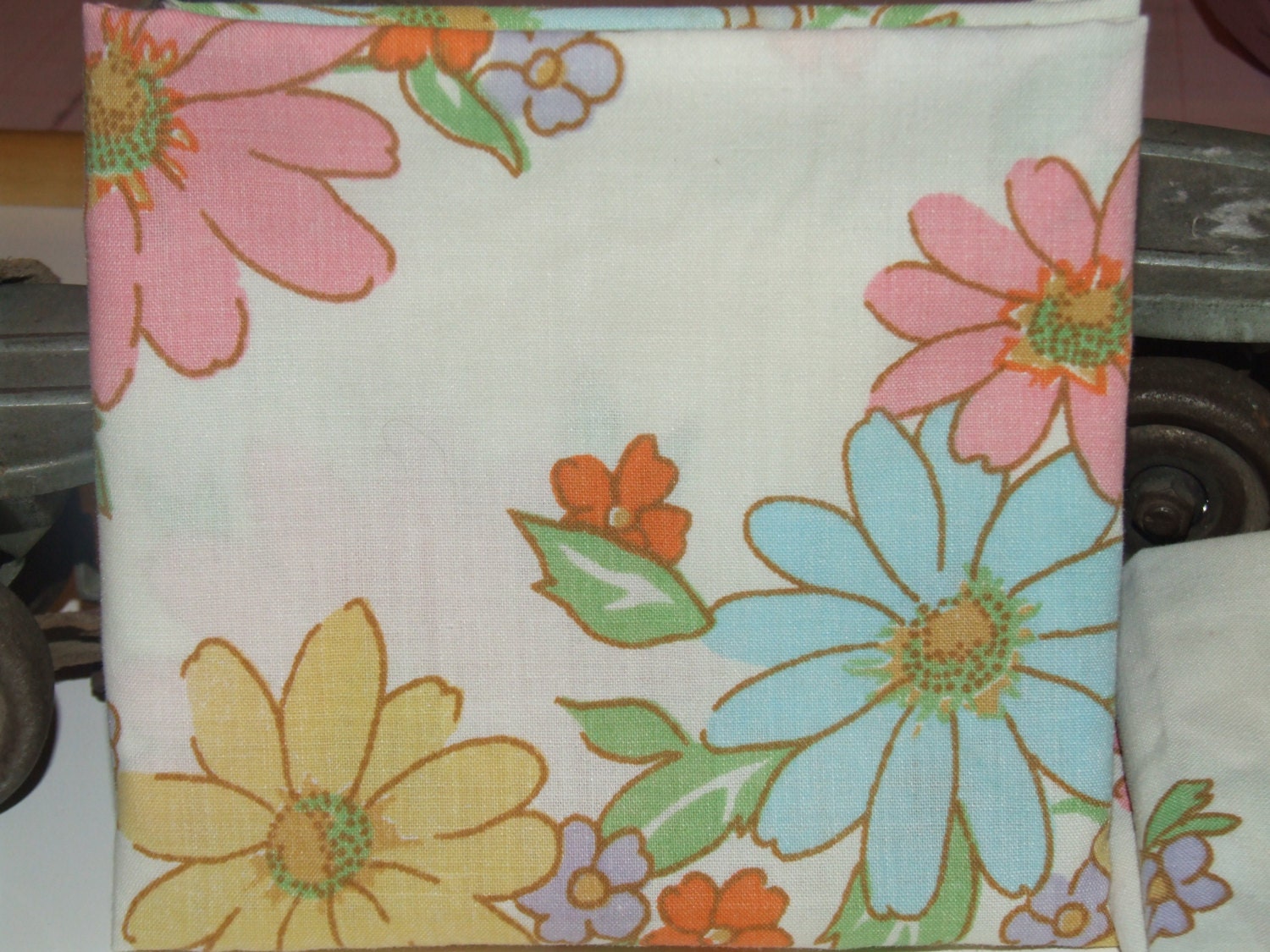 Fat quarter - vintage sheet fabric "Power Posies"