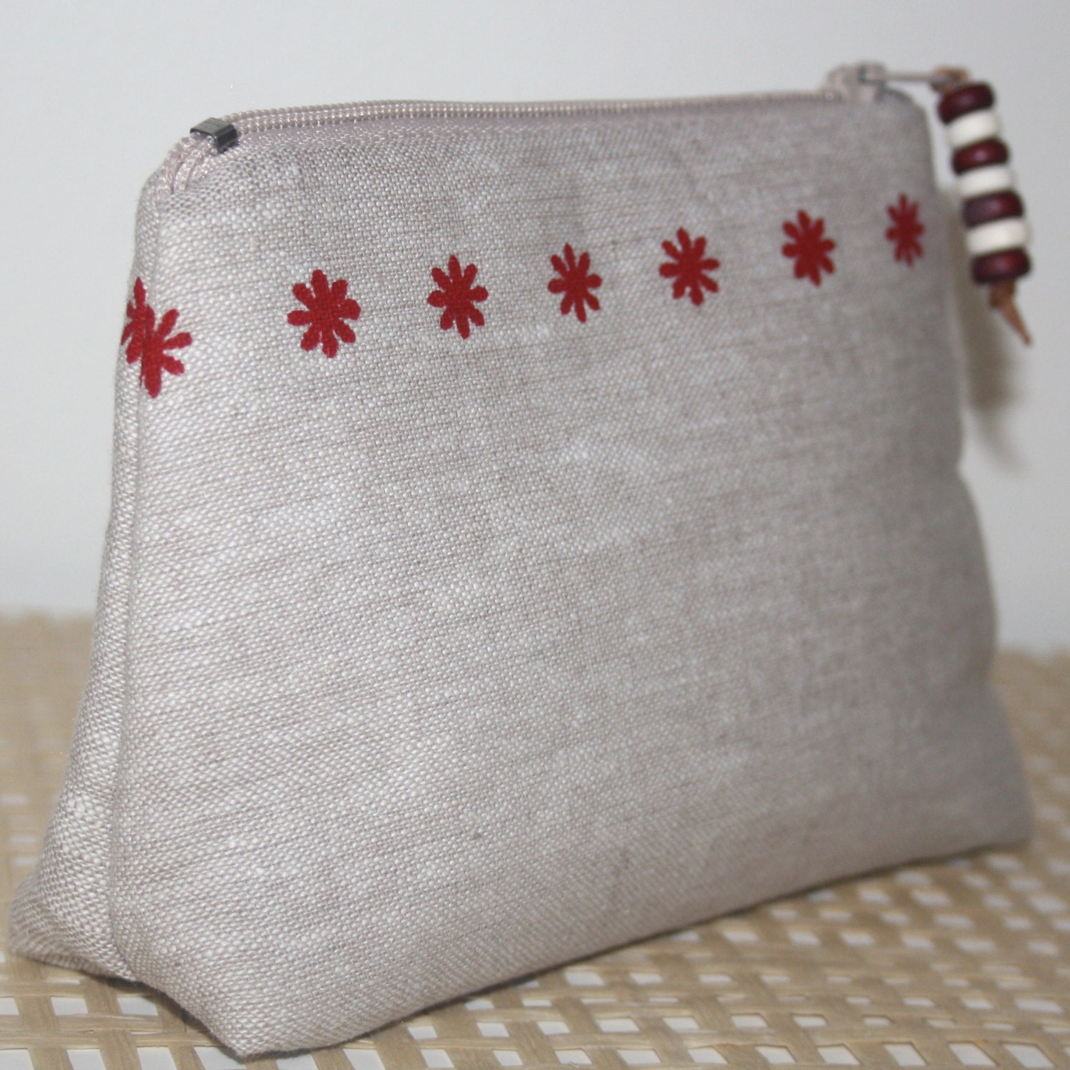 Linen screen printed cosmetic bag - red daisy