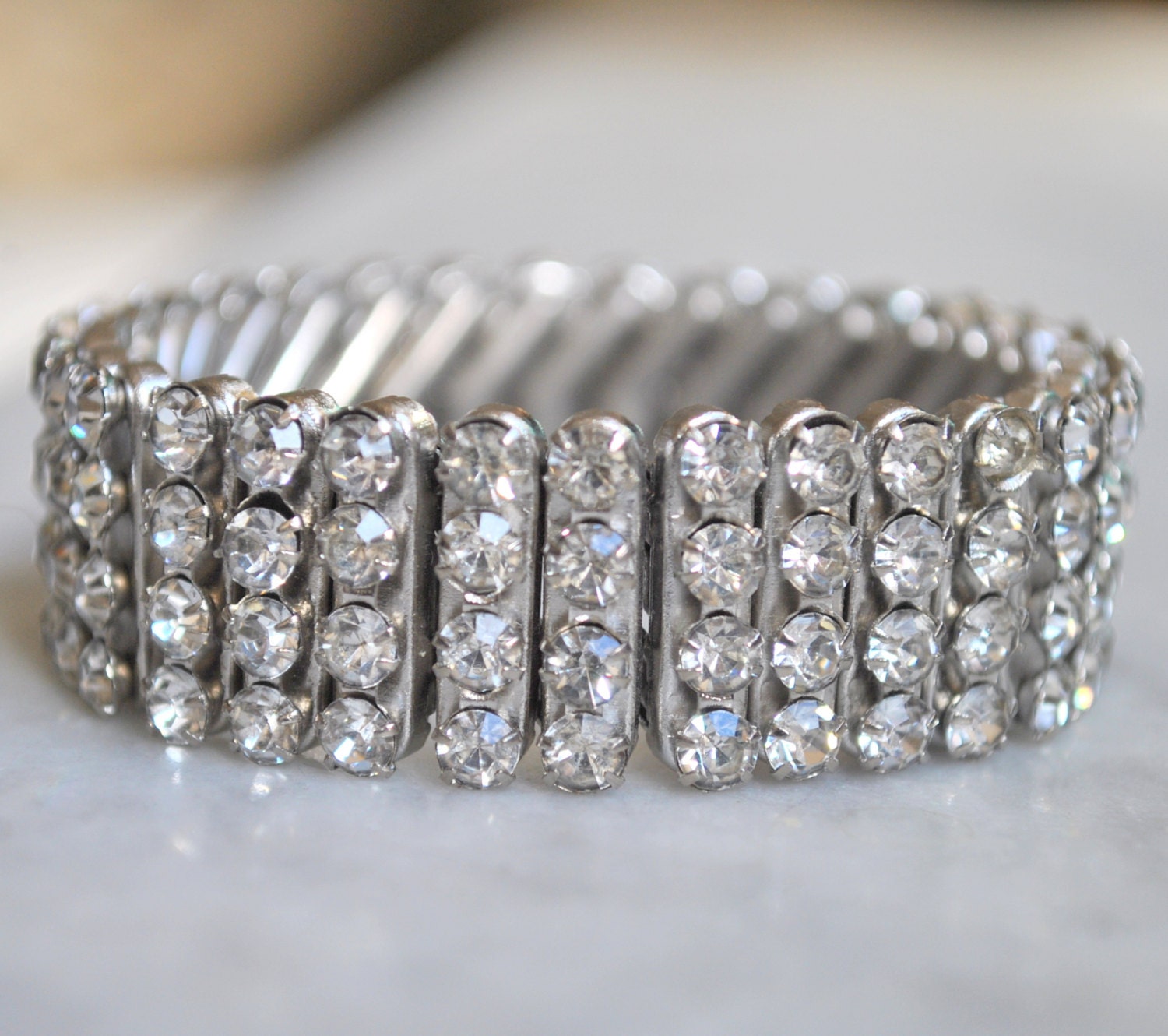 Ice Rhinestone Expandable Bracelet - British Hong Kong