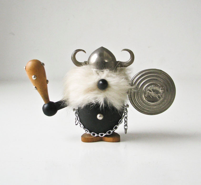 Wood Viking - Fur Beard - Metal Hat - Metal Shield