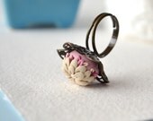 Ivory flower ring , antique brass , daisy ring , flower jewelry