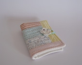 Patchwork needlecase white flower