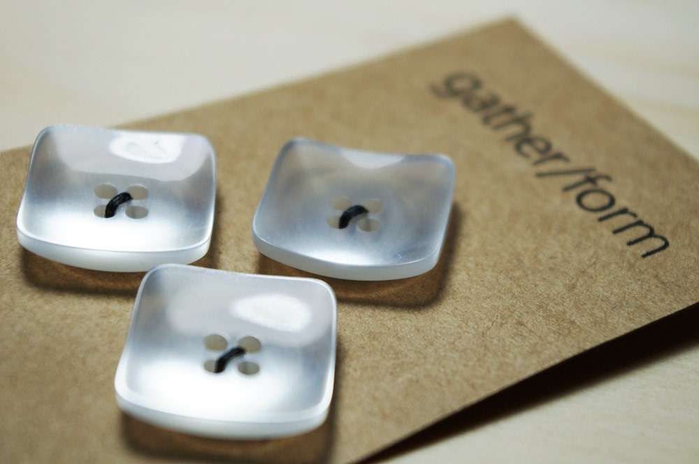 3pcs Large White Square Buttons / Beutron 17mm