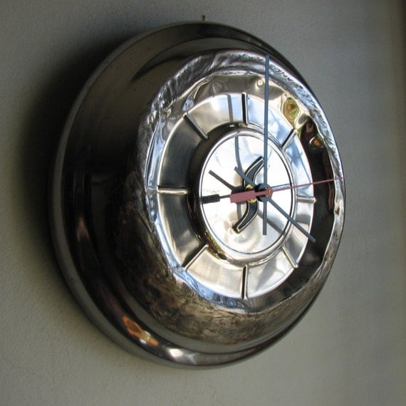 1961 Studebaker Hubcap Clock no.1701 by 8milecreekdesigns on Etsy