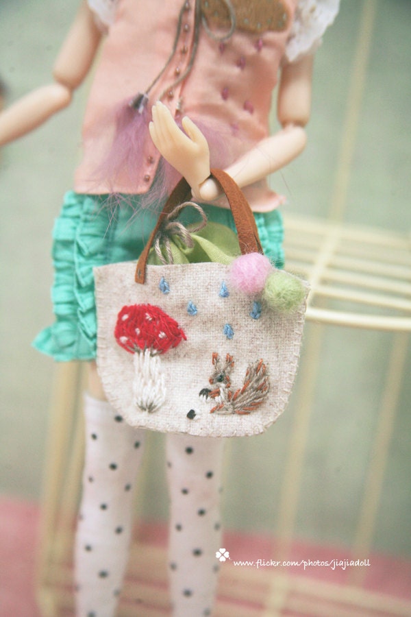 jiajiadoll hand embroider mushroom squirrel and rain bag -for momoko or misaki or Blythe