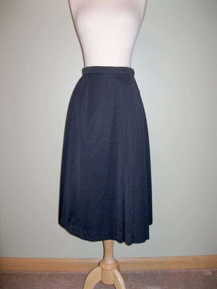 1980s Navy Blue Soft Wool Skirt / Bergdorf Goodman / Designer Skirt / Women / 24 inch waist / size 4 / 6