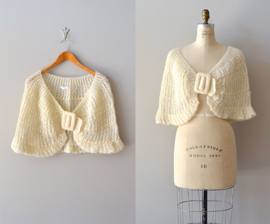 1950s wrap / knit capelet /  Momento wool shrug