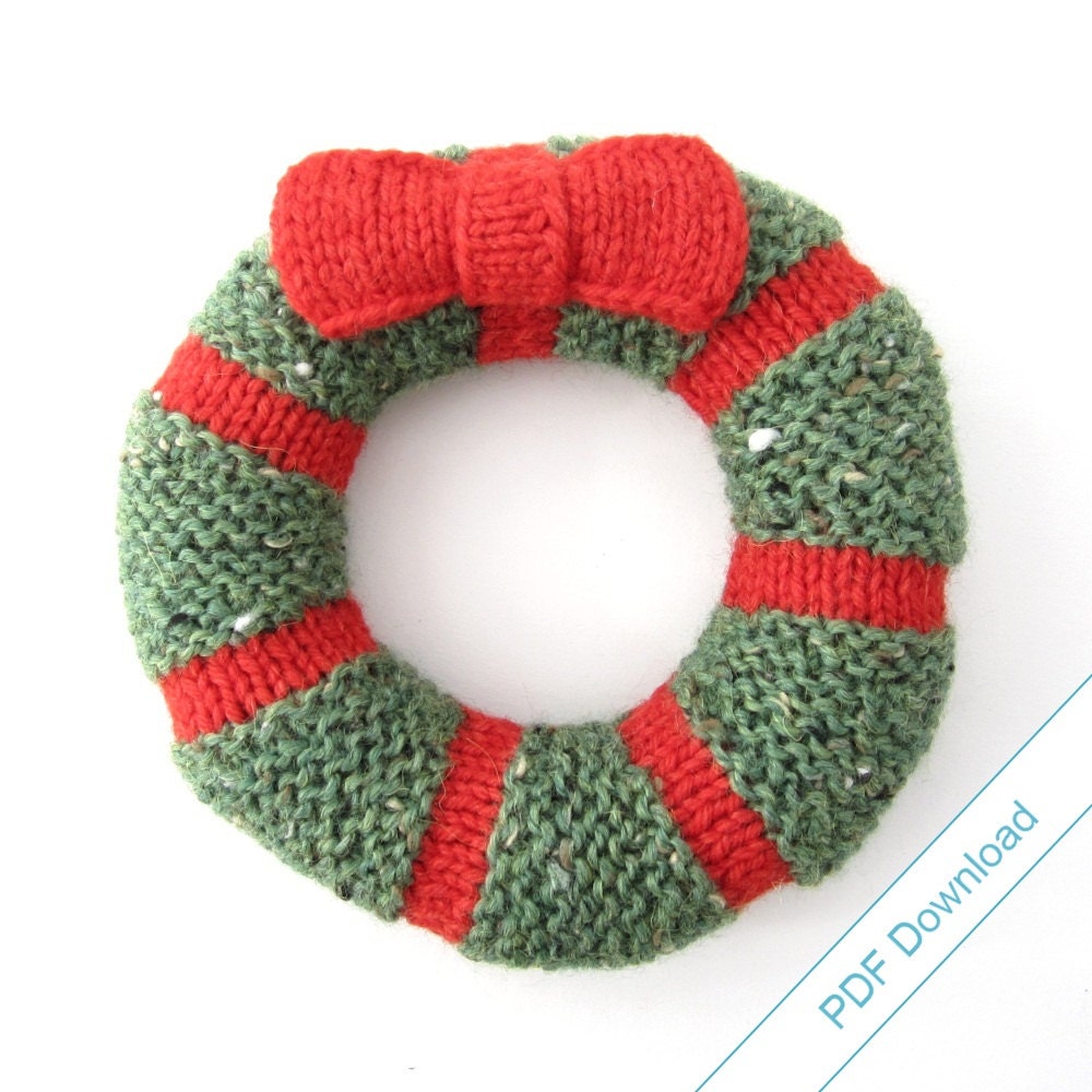 DIY Holiday Decor Wreath Pattern PDF. Knit Your Own Decorations.