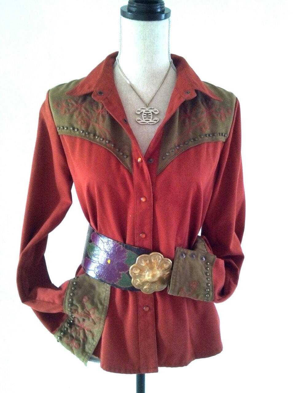 Vegan Ranchwear.....COWGIRL UP....80s SCULLY Ultra Suede w/ Rust Snaps..Embroidery...Fitted...Studs western Shirt