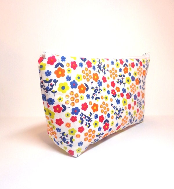 Medium Pouch Cotton Pouch Zipper Pouch Cosmetic Bag Toiletry Bag Pencil Case Happy Flowers