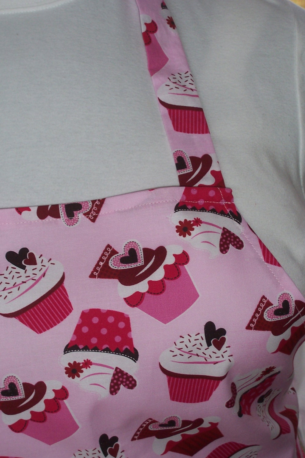 Women's Plus Size Apron w/ 2 pockets - Cupcake Love - Red Hearts Pink Chocolates