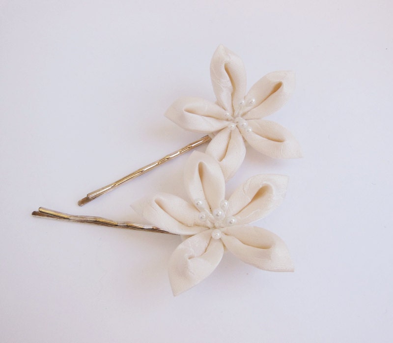 Pale Ivory Flower Bobby Pins Duo Wedding Flowers