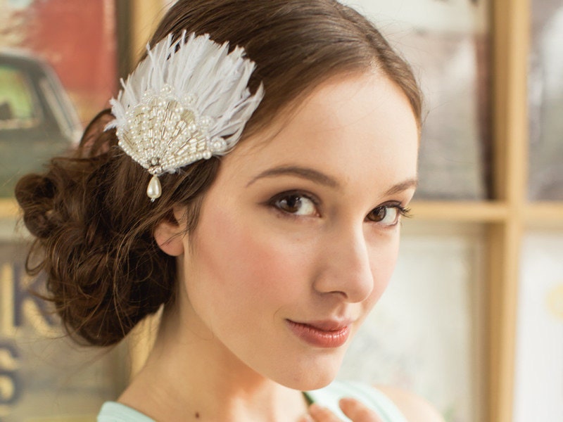 Ivory Vintage Style Bridal Hair Fascinator / Feather Rhinestone Bridal Hair Clip (Crystal Crane Hair Fascinator)