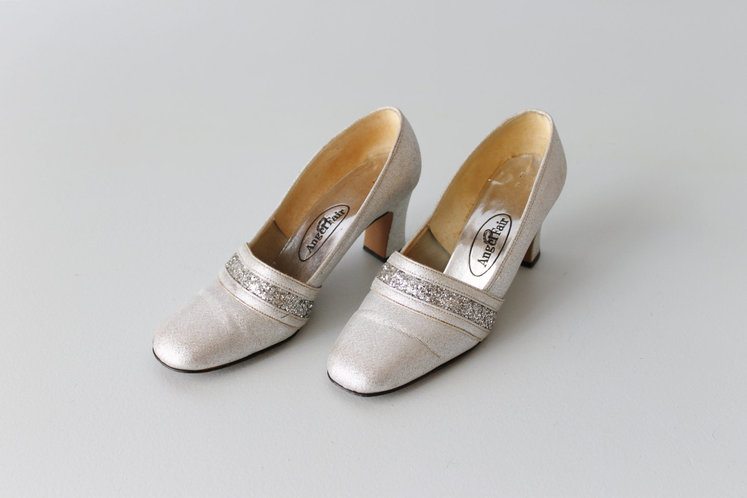 1960s Shoes / Silver Shoes / Silver Heels / 60s Mod Shoes / Quicksilver