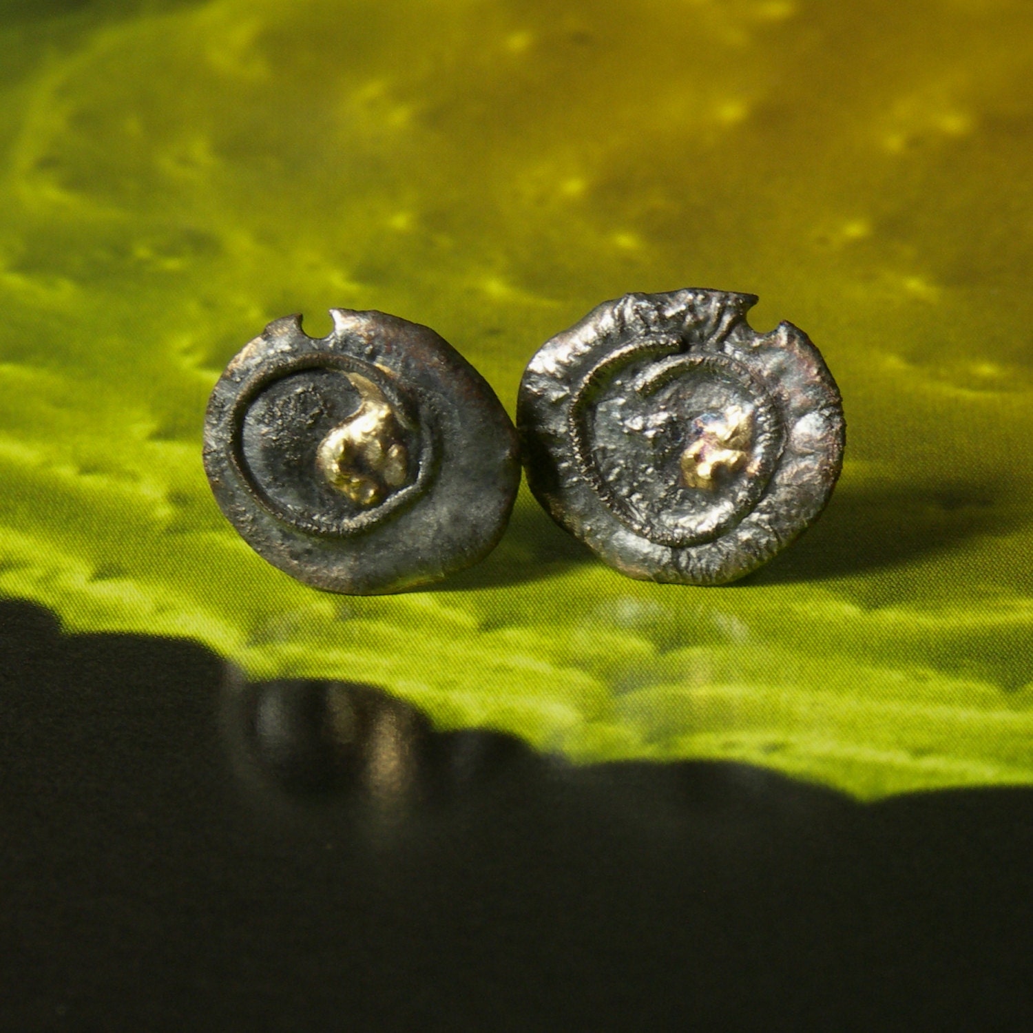 Crusty Stud Earrings in silver and 18kt gold