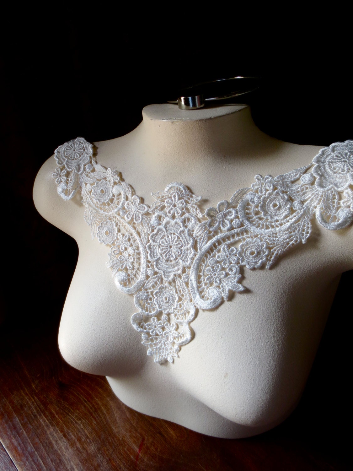 Lace Applique in Ivory Venise Lace for Bridal, Jewelry, Garments, Costume Design IA 50