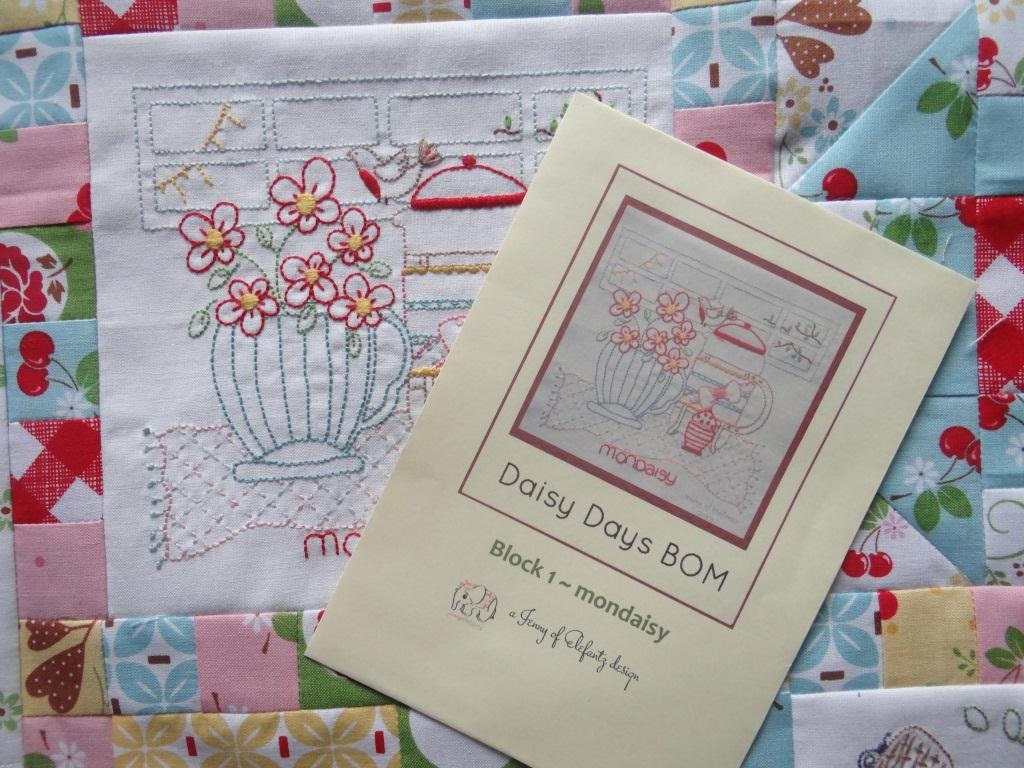 DAISY DAYS Block of the Month - 1st block - mondaisy - Jenny of Elefantz - paper pattern