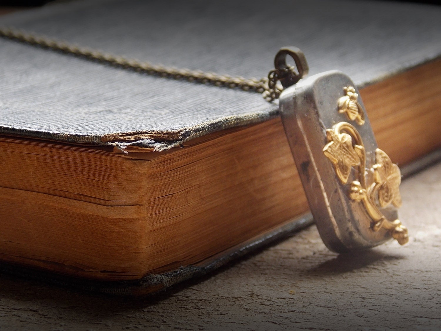 Tiny Vintage Metal Box Necklace Leaves and Bee Keepsake Steampunk Jewelry