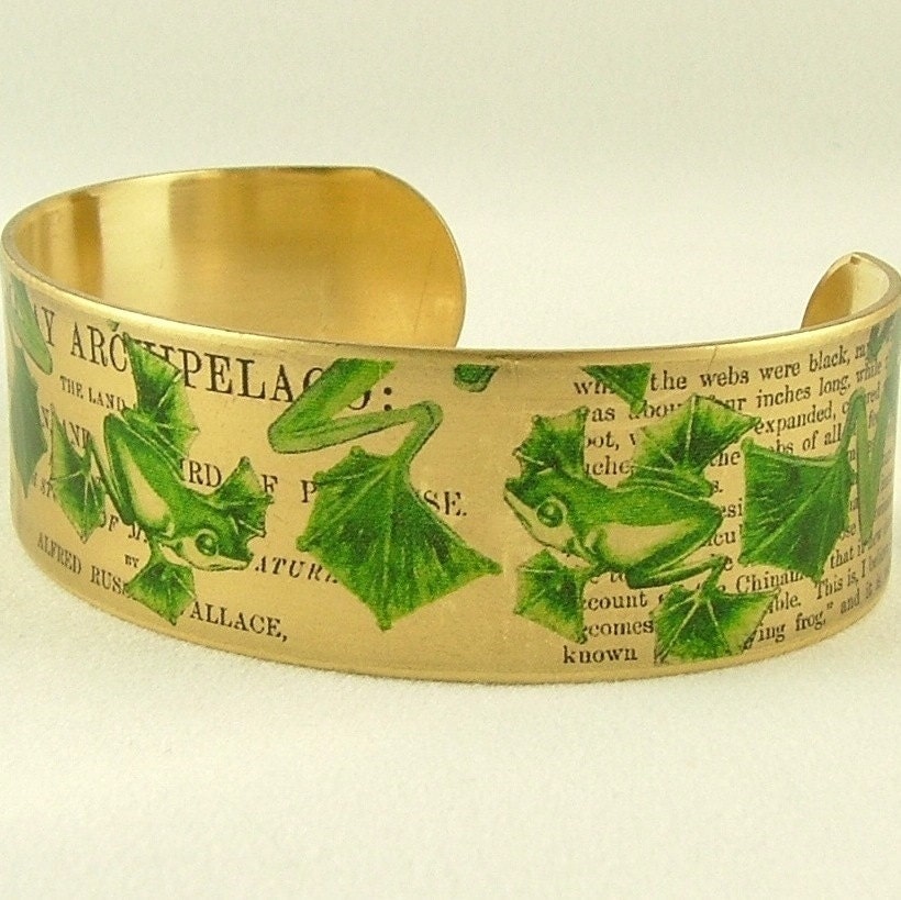 Flying Frog SLIM Brass Cuff Bracelet - Green Frog Jewelry - Amphibian Evolution Zoology
