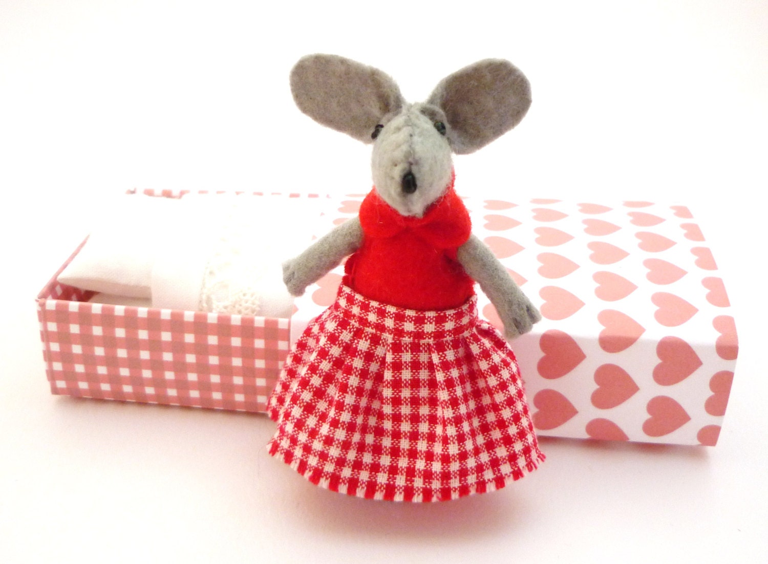 Red Felt mouse plush in matchbox bed