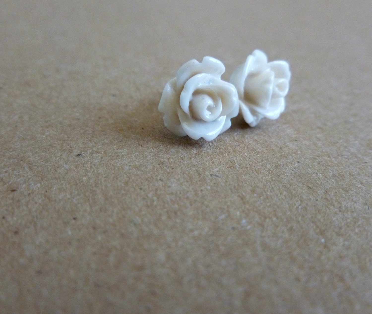 Beautiful Bloom Flower Post Earrings Cream Off White Roses