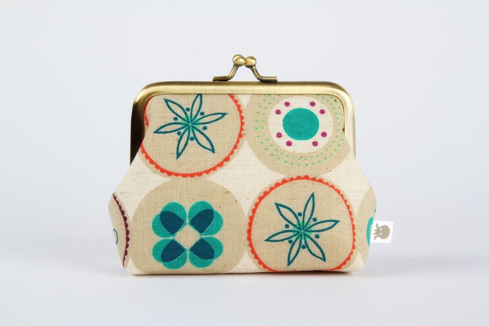 Deep dad - Retro dots in winter - metal frame purse