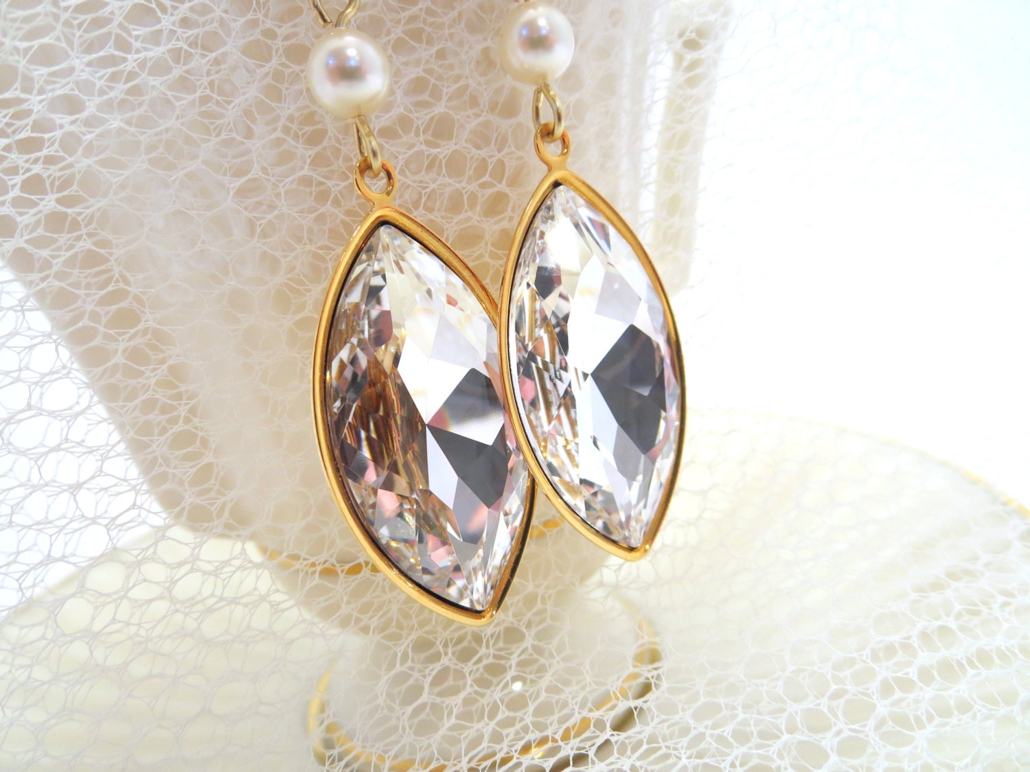 Gold earrings, bridal earrings, wedding jewelry, bridesmaid earrings, Swarovski crystal and pearl earrings