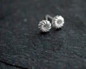 Swirly French Cruller studs