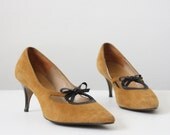 vintage mustard bow shoes - size 6 1/2 - 1919vintage