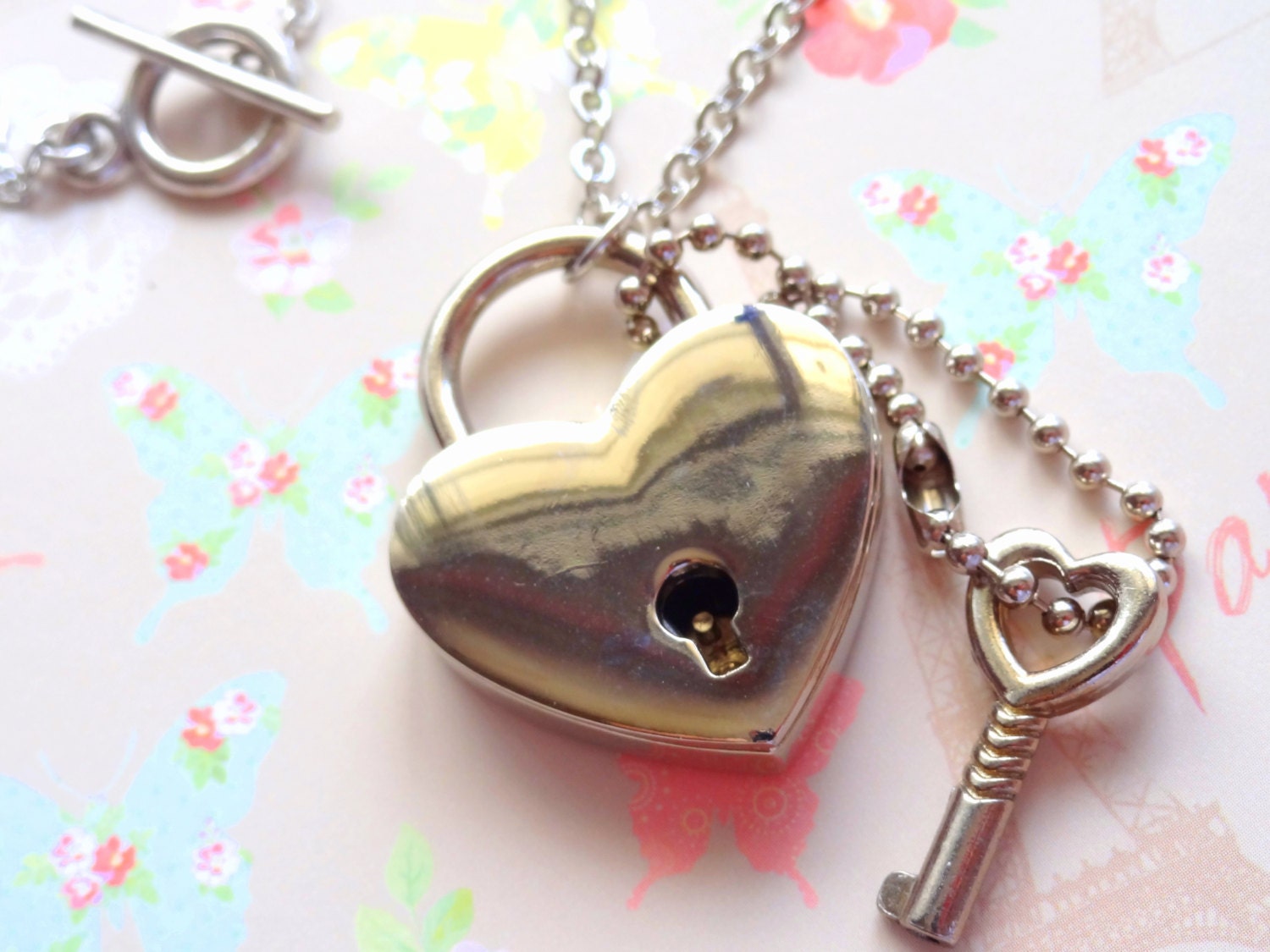 Key to My Heart Necklace. Silver Tone.