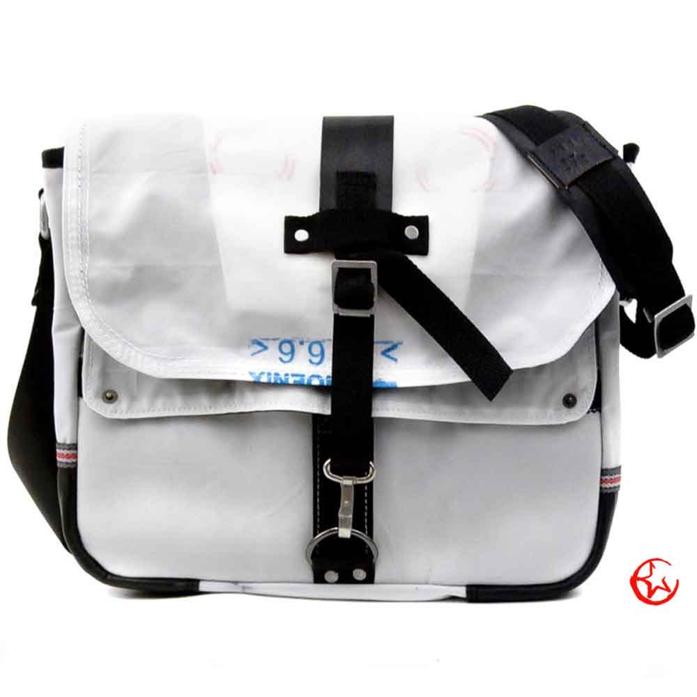 Air Bag Messenger  // Upcycled and Handmade by peace4you - Model paul-2048