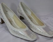 Sample - WHITE SATIN PuMP - Vintage Lace and Pearl Swirls - US Size 8D