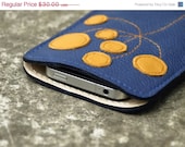 iPhone 4s Case, iPhone 4 cases,  Gadget Cover, Whimsy Floral - Violet Blue Leather, spring Trends