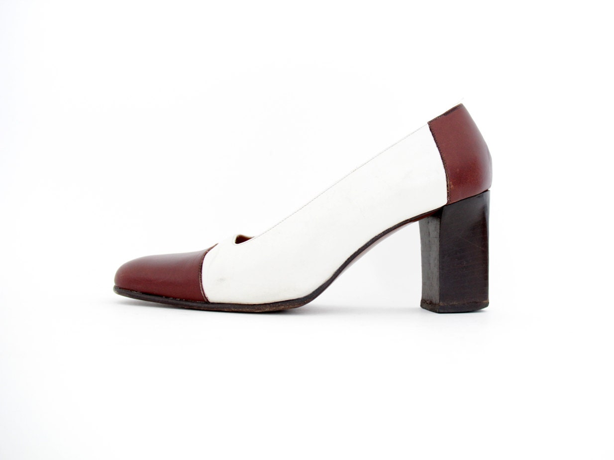 Vintage shoes / Ralph Lauren brown and white spectator heels / size 37-7