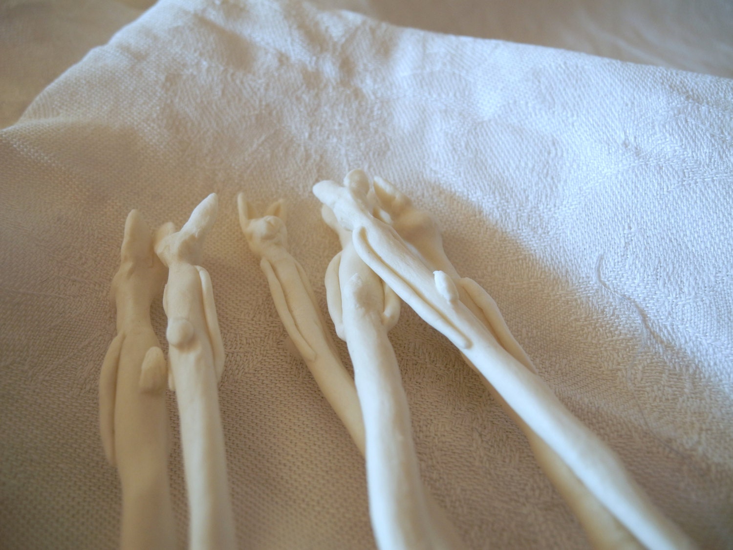 6 porcelain stirring spoons with rabbits