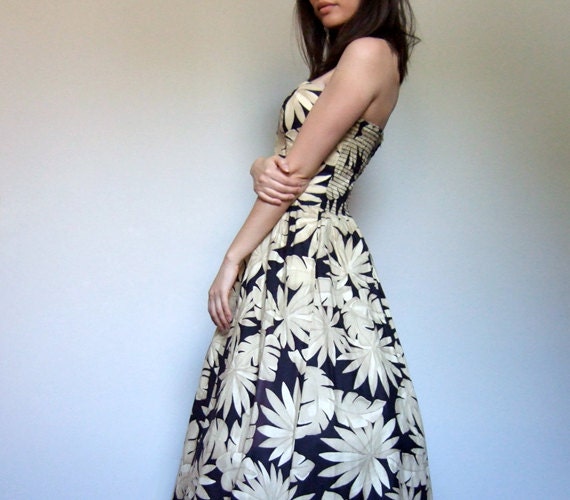 Leaf Print Dress Strapless Sweetheart Neckline Full Circle Skirt Beige Black Sundress Pockets - Medium. M