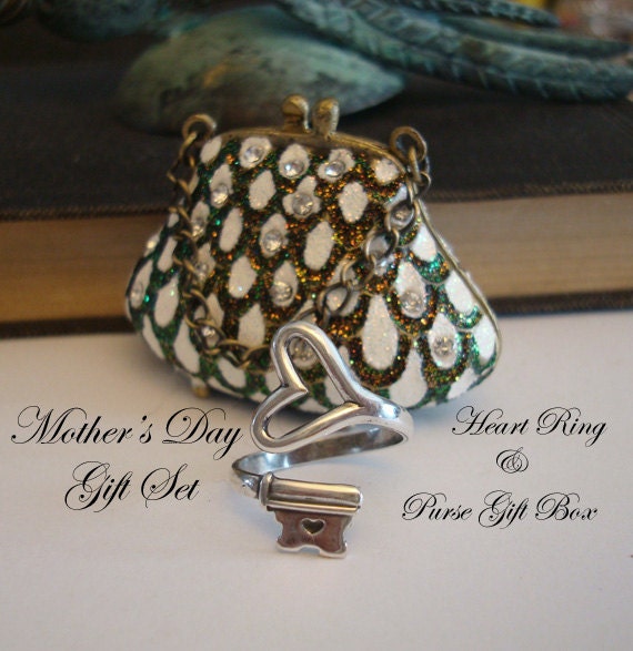 Mothers Day Gift Set, Heart Skeleton Key Ring in a Keepsake Purse Gift Box, Great Gift for Mom, Friend or Loved One, Very Limited,