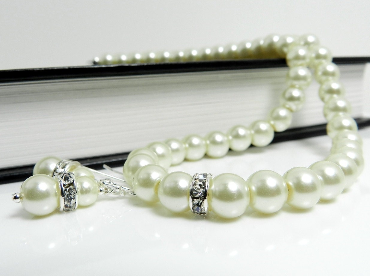 Pearl Bridesmaid Jewelry - Ivory Pearl Necklace and Earrings Set  w Rhinestones