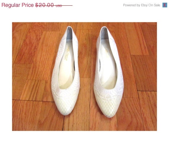 SALE 40% OFF Vintage 80s White Woven Leather Pixie Flats 7