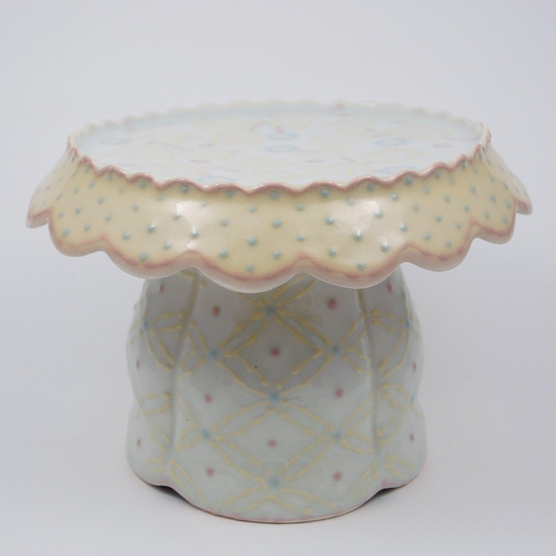 Dainty Cake Stand