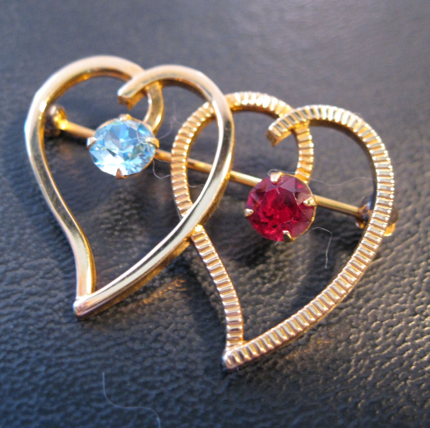 VAN DELL Double Heart Brooch 12K Gold Filled Rhinestones 1950s