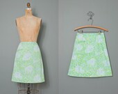 vintage 1970s lilly pulitzer skirt  / 70s mini skirt / novelty print skirt / the LION QUEEN skirt