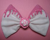 White Bow w/ Ice Cream Scoop and Pink Frosting w/ Sprinkles