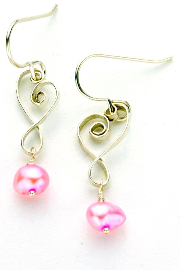 Filigree Heart Earrings With Pink Pearl