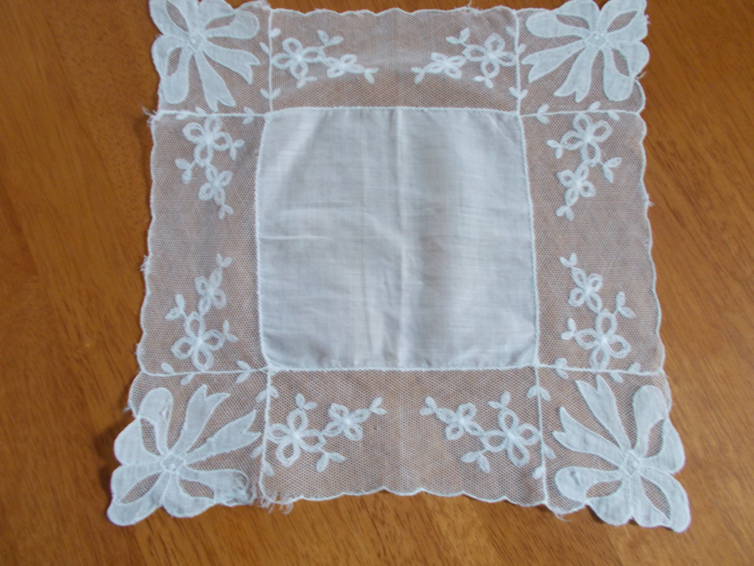 Vintage Hankie, Ladies Hankie, mesh lace trim ,white cotton, collectable, Mother of Bride,, Victorian, Romantic, Mothers Day