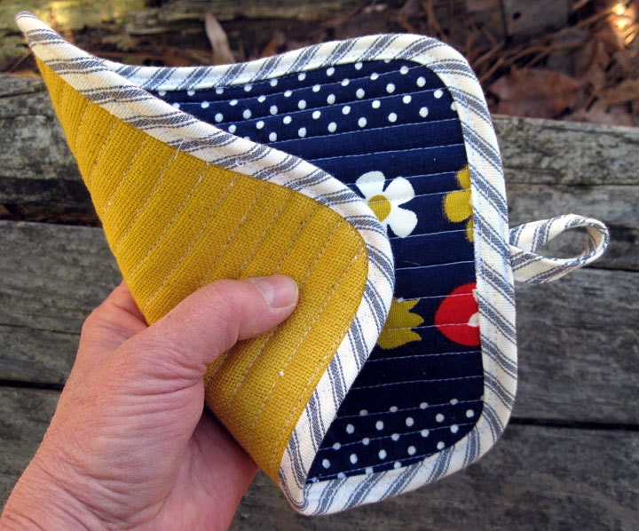 Upcycled Pot Holder Made from 70s Daisy, Strawberry and Polka Dot Fabric in Red, White, Blue and Gold