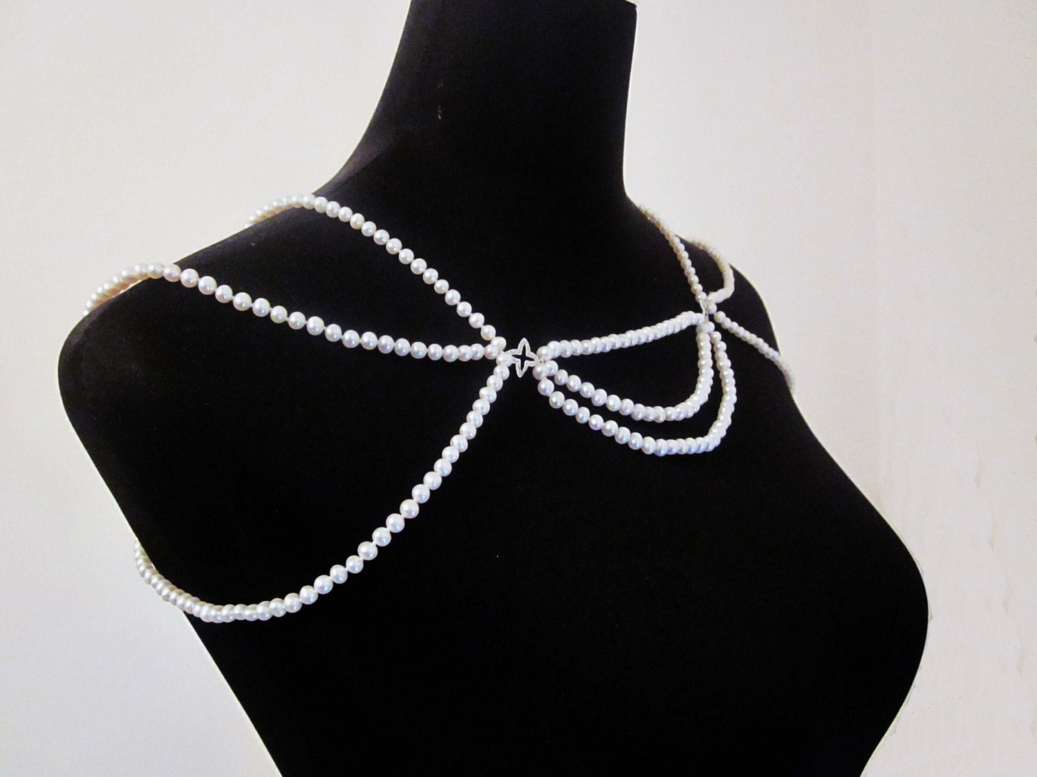 Backdrop freshwater pearls necklace