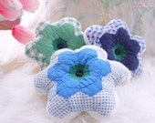 ABSOLUTELY ADORABLE Vintage Flower Garden Quilt Trio Of Spring Pillows