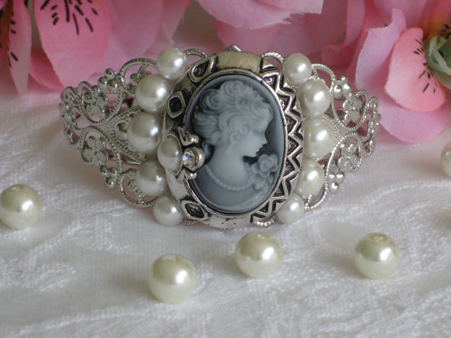 Cameo Bracelet, Cameo Jewelry, Pearls, Black and White, Lady Cameo, Black Bracelet, Chunky Cameo Cuff Bracelet, Silver Cuff