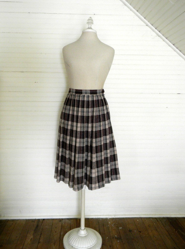 Vintage Skirt, Full Skirt, Plaid Full Skirt 1950s Style Size Small.